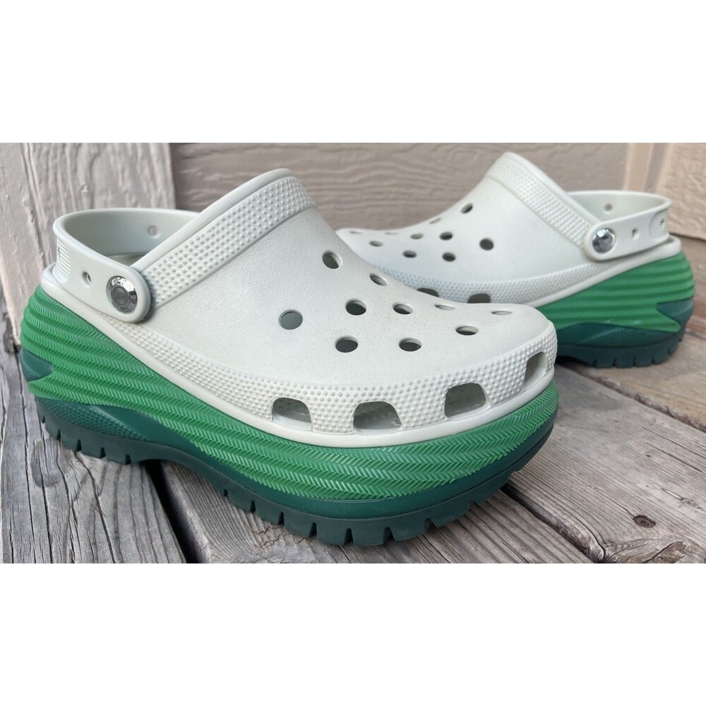 Crocs Mega Crush Clogs Unisex Women's 7 Men's 5 Platform - Green